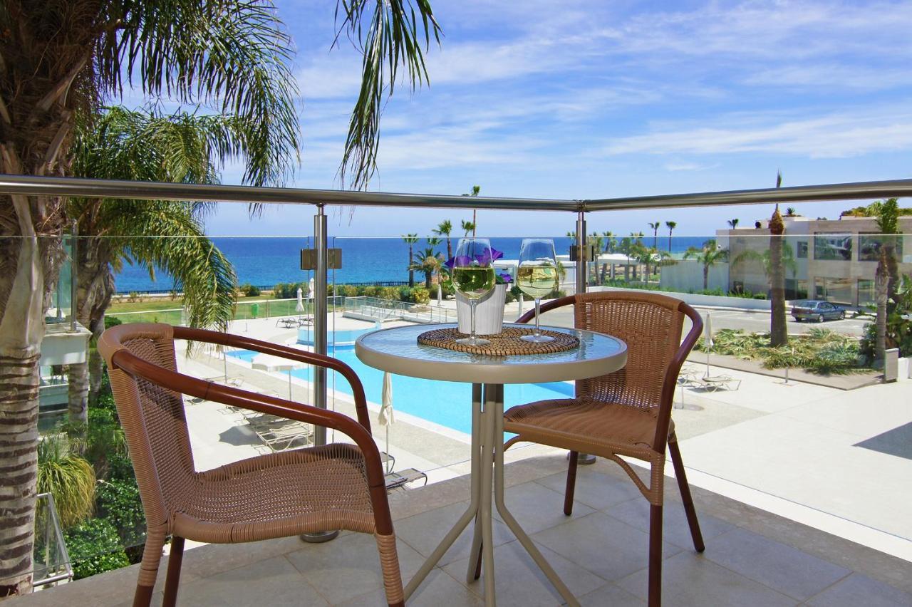 Coralli Beachfront Апарт-отель 3*