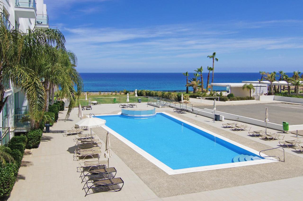 Апарт-отель Coralli Beachfront 3*