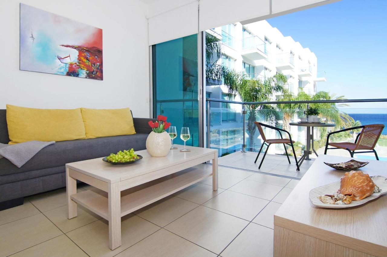 Coralli Beachfront Апарт-отель 3*