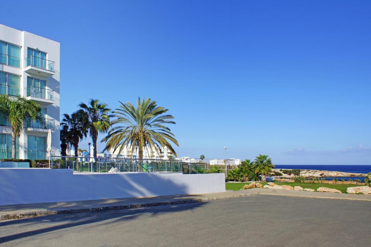 Coralli Beachfront Апарт-отель