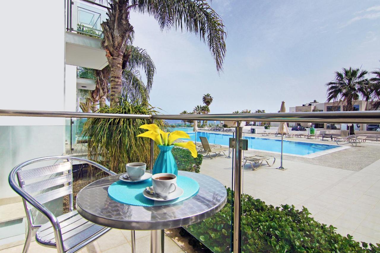 Coralli Beachfront Апарт-отель