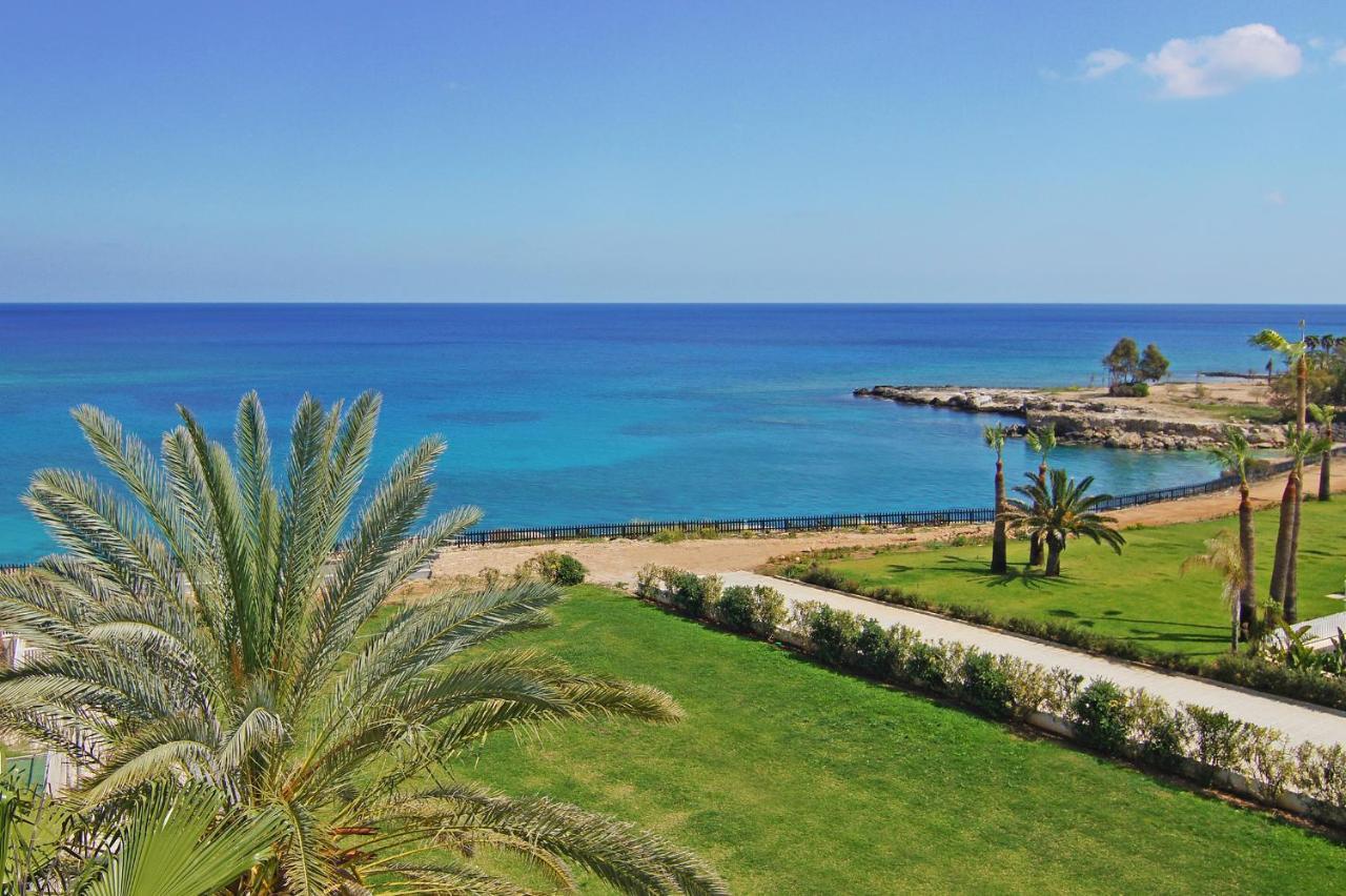 Coralli Beachfront Апарт-отель 3*
