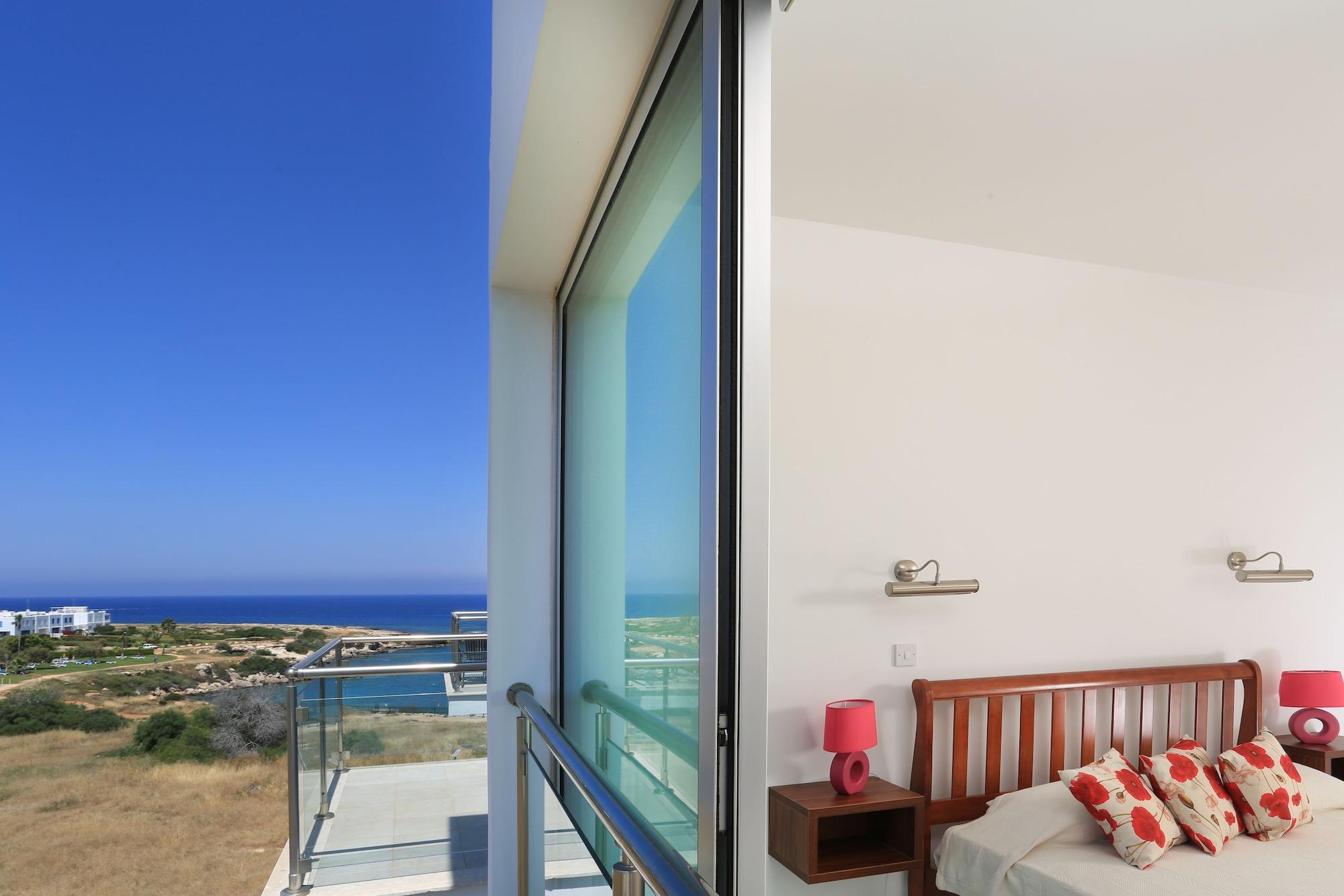 Coralli Beachfront Апарт-отель 3*