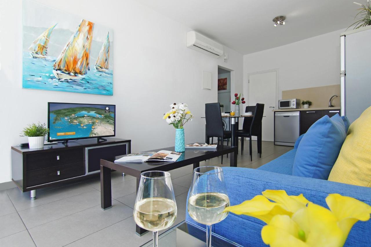 Апарт-отель Coralli Beachfront 3*