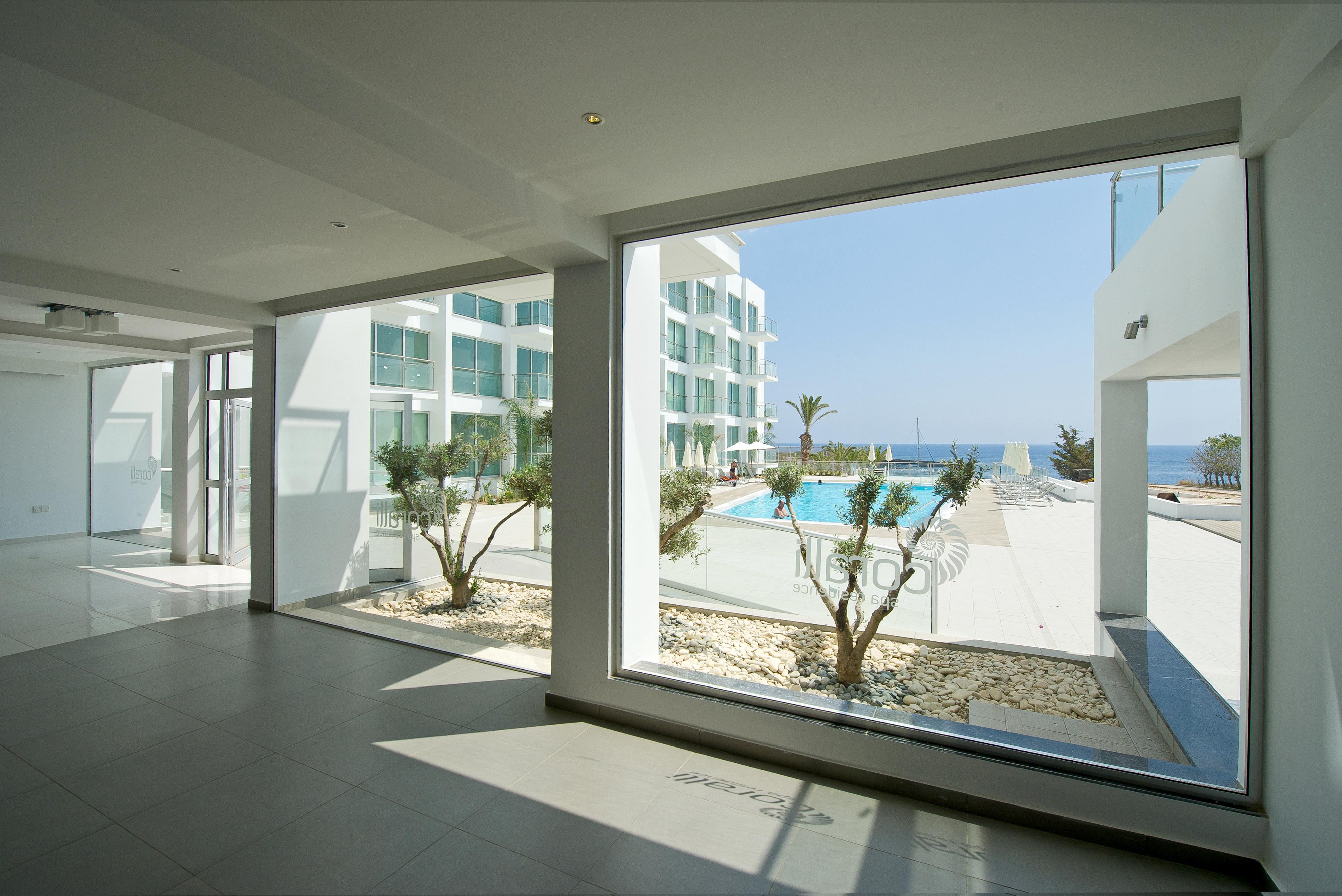Coralli Beachfront Апарт-отель