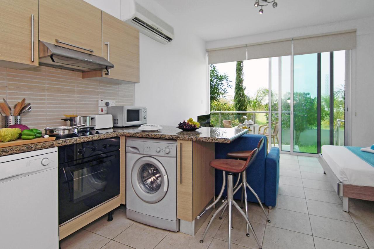 Ξενοδοχείο με διαμερίσματα Coralli Beachfront 3*