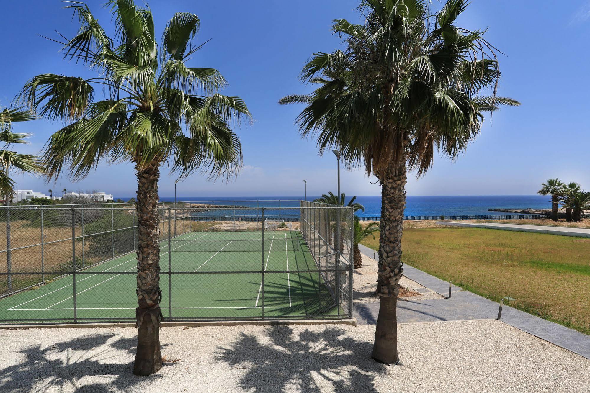 Coralli Beachfront Ξενοδοχείο με διαμερίσματα Πρωταράς